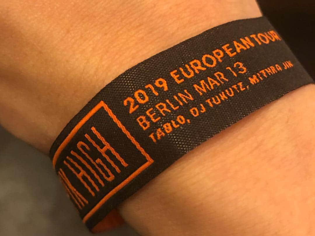 TABLO さんのインスタグラム写真 - (TABLO Instagram)「sleepless in #BERLIN! You were BEAUTIFUL last night!!! 👉 follow @enmgmt for #epikhigh2019tour updates!!!」3月14日 17時34分 - blobyblo