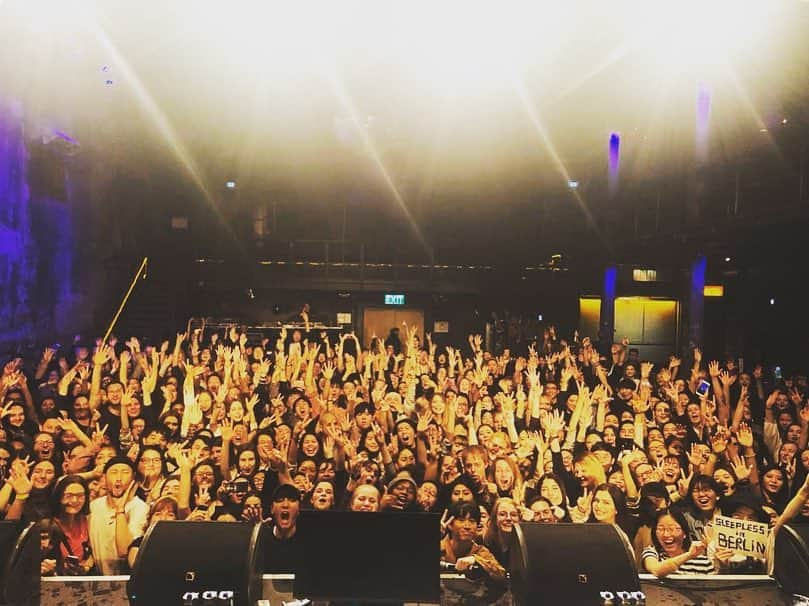 TABLO さんのインスタグラム写真 - (TABLO Instagram)「sleepless in #BERLIN! You were BEAUTIFUL last night!!! 👉 follow @enmgmt for #epikhigh2019tour updates!!!」3月14日 17時34分 - blobyblo