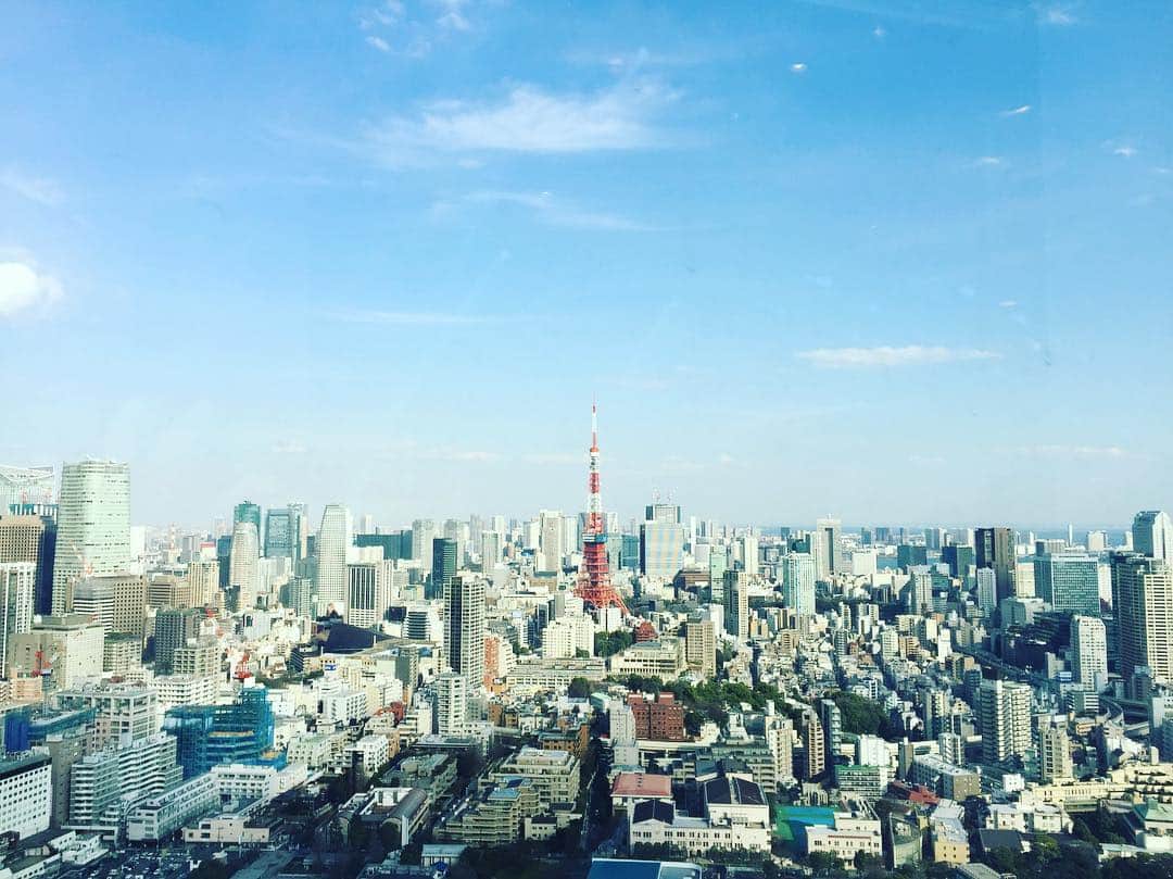 須藤理彩さんのインスタグラム写真 - (須藤理彩Instagram)「‪J-WAVE から見えた久しぶりの東京タワーは相変わらず美しかったぁー‼️ という事で、クリス智子さんの「GOOD NEIGHBORS」でも、まく子のお話し中心にお時間頂きました〜〜😙お聴き逃しの方、#radico をぜひ〜‼️‬」3月14日 17時43分 - ichico_smile