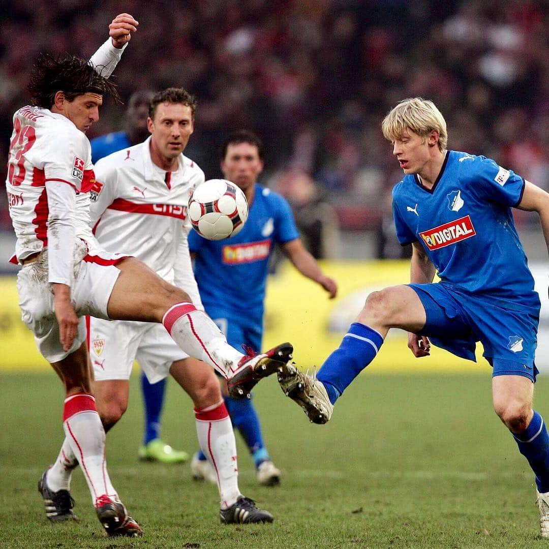 VfBシュトゥットガルトさんのインスタグラム写真 - (VfBシュトゥットガルトInstagram)「Vor zehn Jahren traf der #VfB erstmals in der Mercedes-Benz Arena auf die #TSG.  Dreimal dürft ihr raten, wer beim 3:3 damals doppelt traf. 🤔  #ThrowbackThursday #VfB #wirsindstuttgart #VfBInsta #Bundesliga #Heimspiel 🔜 #VfBTSG」3月14日 17時47分 - vfb