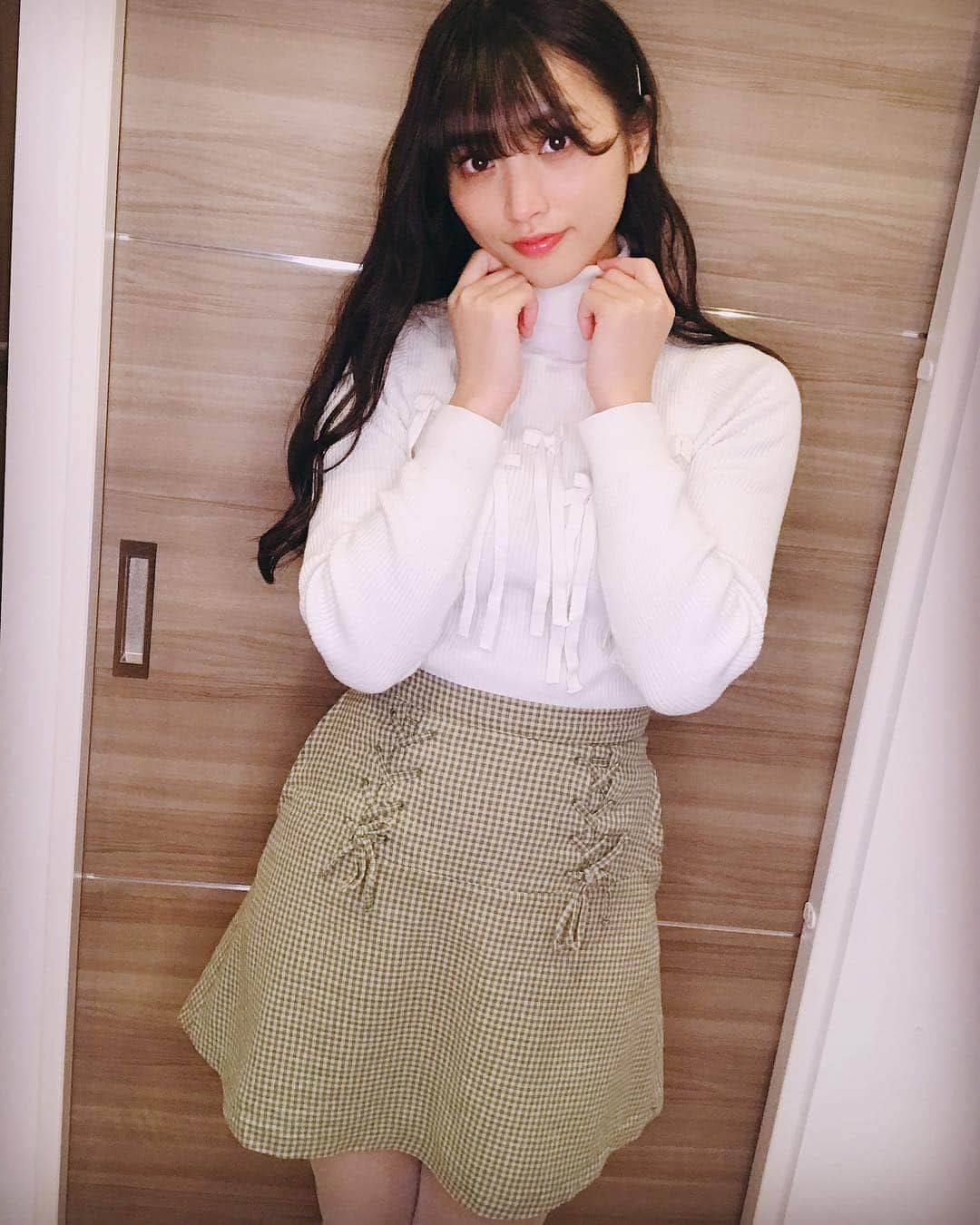 根岸愛のインスタグラム：「ホワイトデーなので 久々に甘い服〜👗 最近はもう気持ち的にも 甘いの着れないので 家の中限定です〜🤣✨ #whiteday #white #fashion #ホワイトデー #ねぎしふく #ねぎ私服」