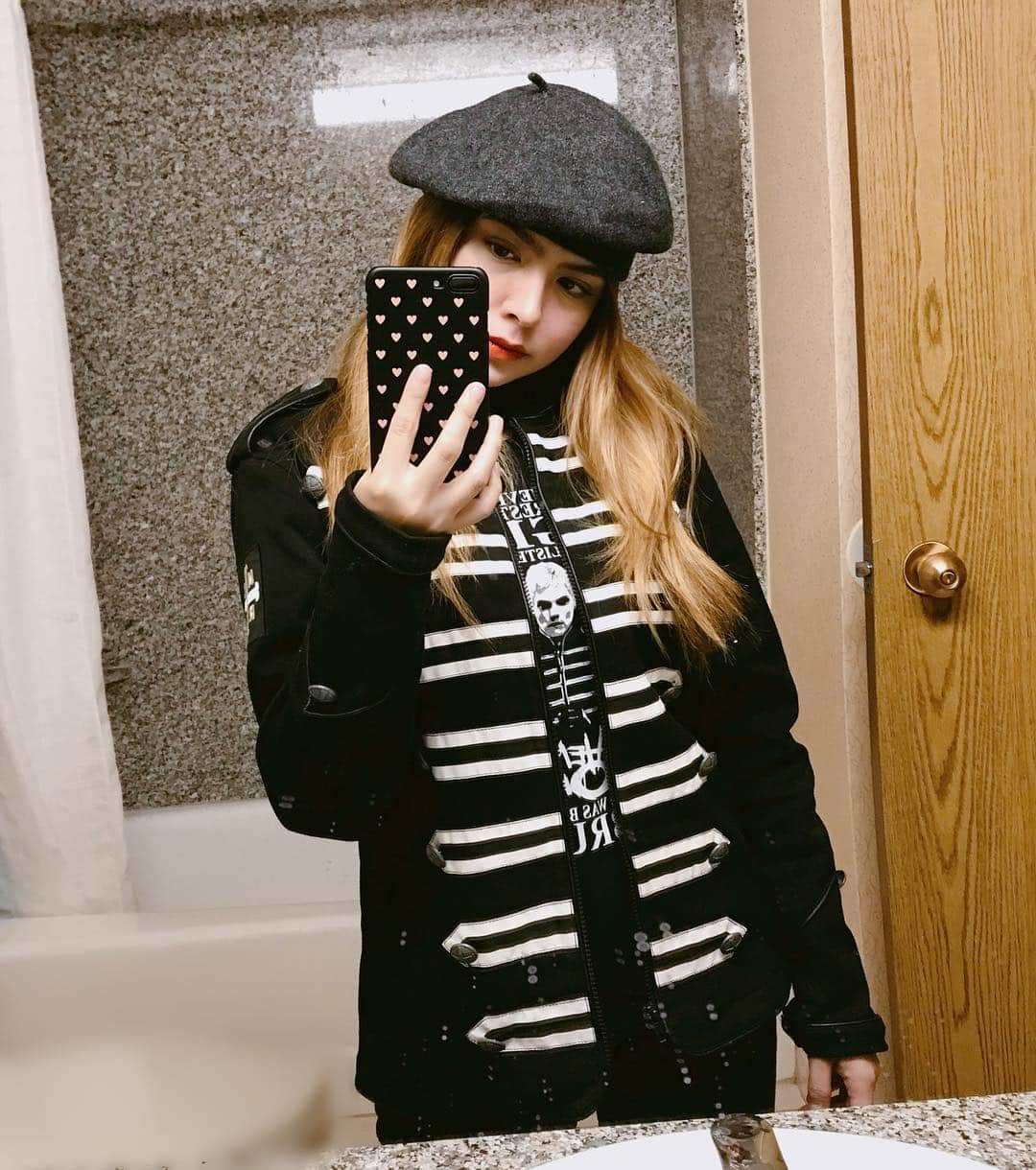 Alexa Ilacadさんのインスタグラム写真 - (Alexa IlacadInstagram)「i got so emo i fell apart #thiswasmybirthdaysuit」3月14日 17時51分 - alexailacad