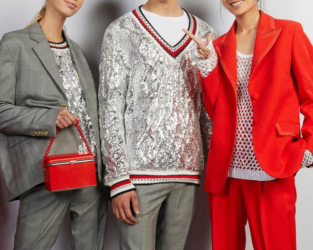 のインスタグラム：「Between formal and casual, this is where #ScervinoSS19 stands! . . #ErmannoScervino #redsuit #knitwear #womenswear #handmade #madeinflorence #madeinitaly #ss19 #sscollection」