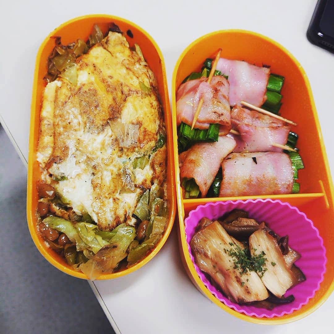 玉響桃乃のインスタグラム：「久々のお弁当✌❤ニラのベーコン巻き美味しいけど職場の臭いがすごかったので反省…  #お弁当記録」