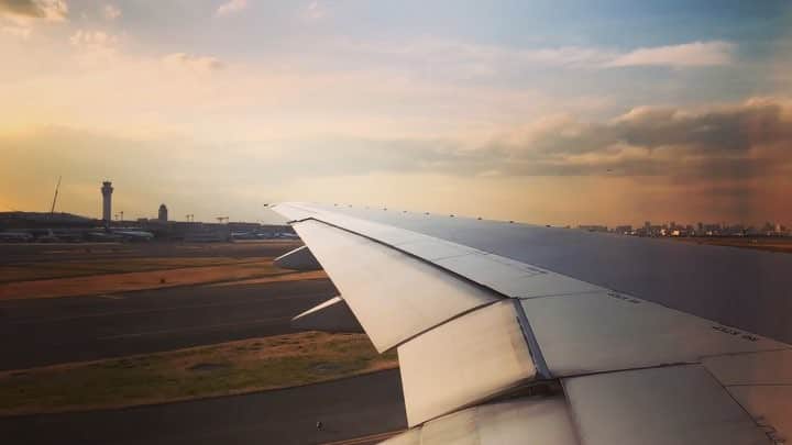 のインスタグラム：「今年初の札幌。 初ポロ。 #airplane #b772 #jal」