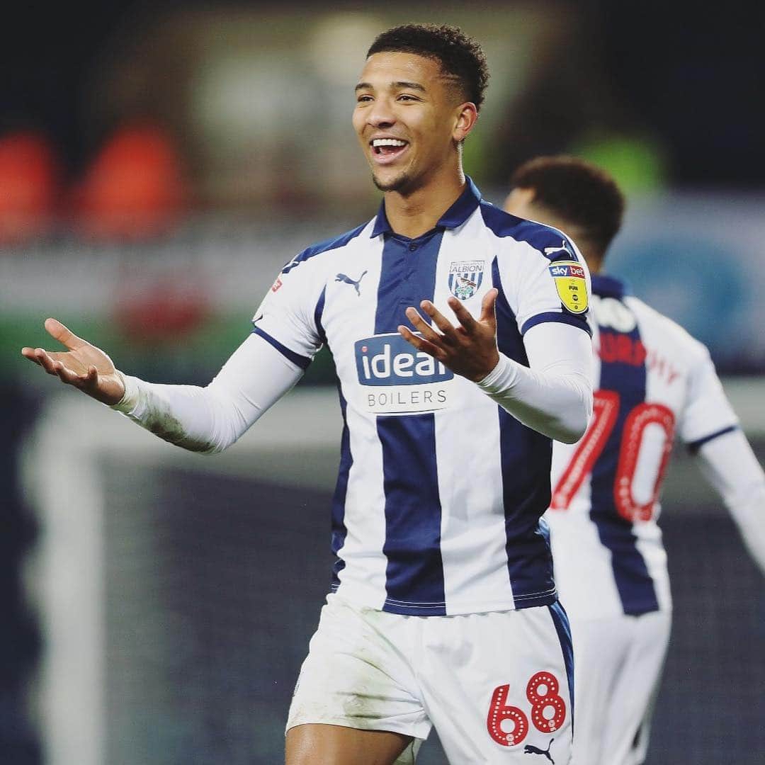 メイソン・ホールゲイトのインスタグラム：「Good to be back fit and out there last night. Buzzing with the win and a looooooong overdue goal👀👀」