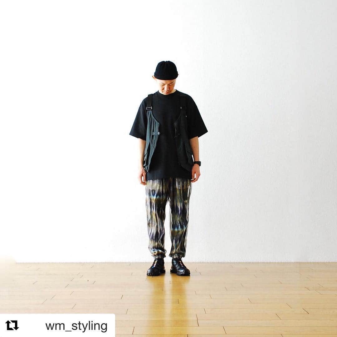 wonder_mountain_irieさんのインスタグラム写真 - (wonder_mountain_irieInstagram)「#Repost @wm_styling with @get_repost ・・・ ［#19SS_WM_styling.］ _ styling.(height 175cm weight 59kg) cap→ #VAINLARCHIVE ￥6,480- tee→  #FUTUR × #Graphpaper ￥18,360- pants→ #South2West8 ￥29,160- shoes→ #SALOMONADVANCED ￥32,400- _ 〈online store / @digital_mountain〉 → http://www.digital-mountain.net _ 【オンラインストア#DigitalMountain へのご注文】 *24時間受付 *15時までのご注文で即日発送 *1万円以上ご購入で送料無料 tel：084-973-8204 _ We can send your order overseas. Accepted payment method is by PayPal or credit card only. (AMEX is not accepted)  Ordering procedure details can be found here. >>http://www.digital-mountain.net/html/page56.html _ 本店：@Wonder_Mountain_irie 系列店：@hacbywondermountain (#japan #hiroshima #日本 #広島 #福山) _」3月14日 18時25分 - wonder_mountain_