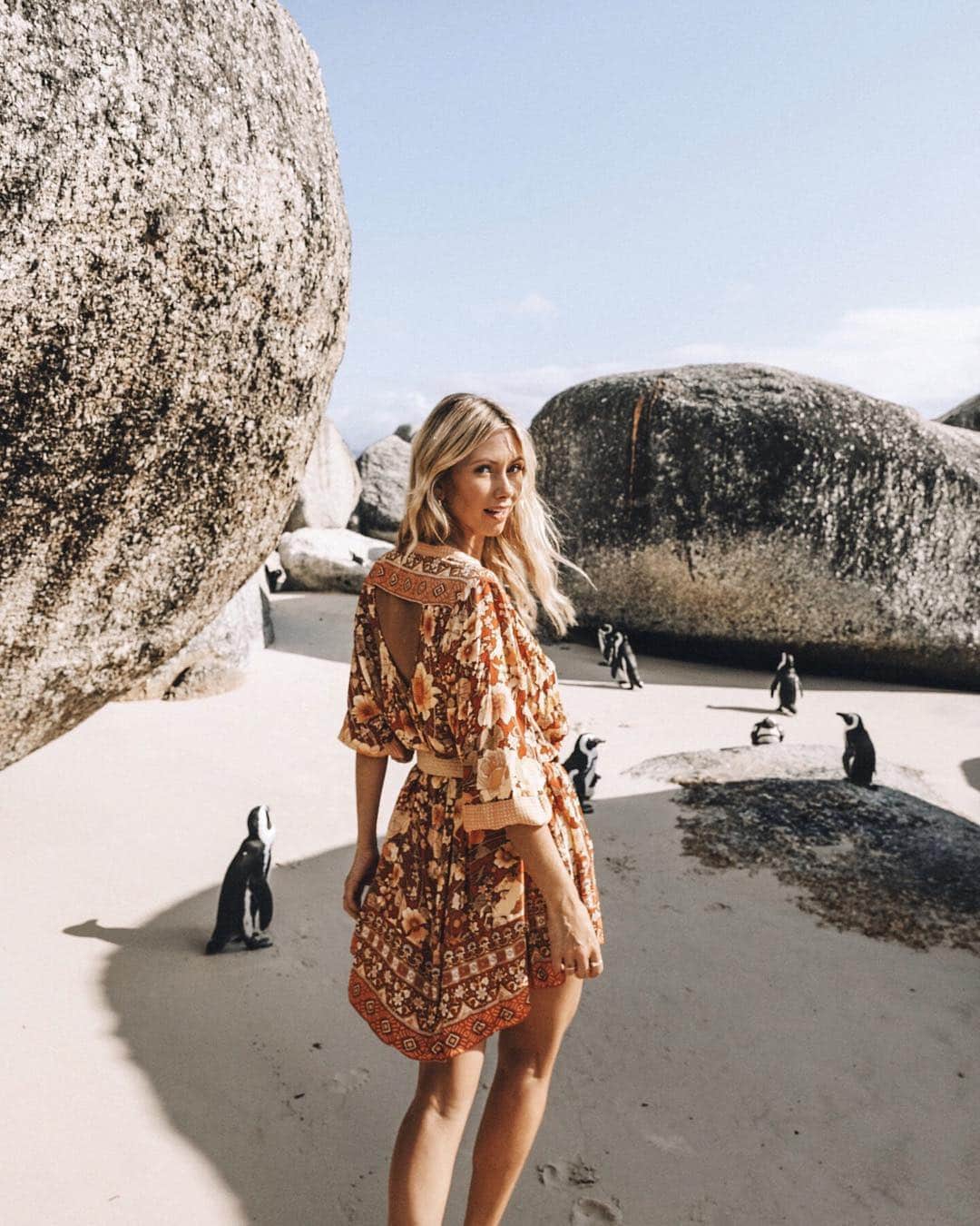SPELLさんのインスタグラム写真 - (SPELLInstagram)「Happy feet vibes 🐧 @lisadanielle__ made some little friends in Cape Town 🧡」3月14日 18時34分 - spell