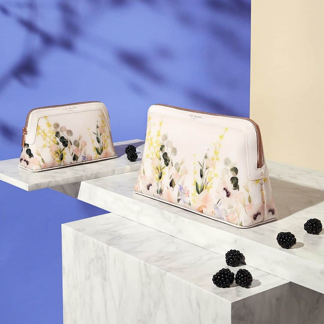 Ted Bakerさんのインスタグラム写真 - (Ted BakerInstagram)「Pick something berry special for Mother's Day this year. (Elegant wash bag: SYBILL)」3月14日 18時29分 - tedbaker