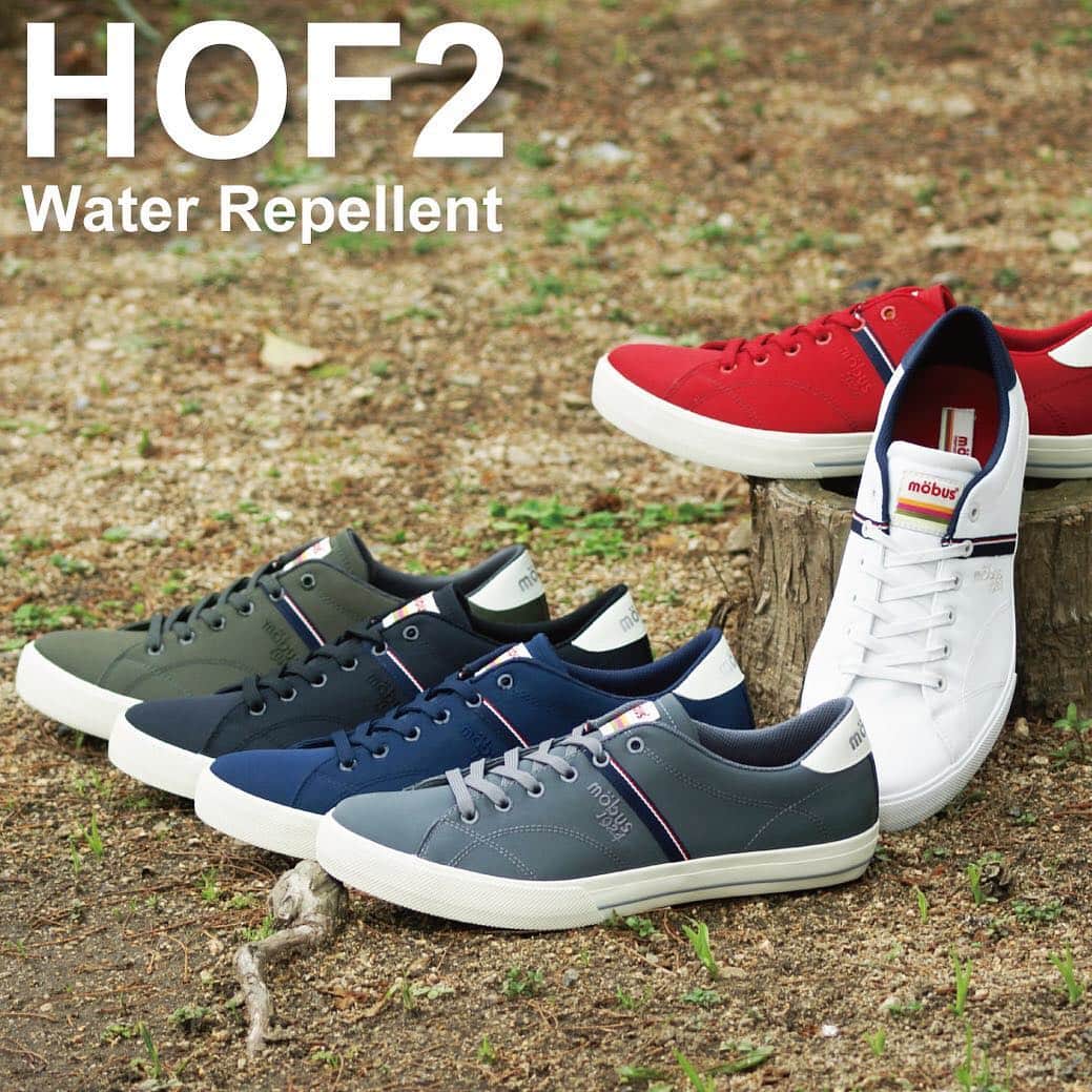 Mobus Footwearさんのインスタグラム写真 - (Mobus FootwearInstagram)「HOF2 Water Repellent﻿  新色ホワイトが入荷しました！ ﻿ アッパーには特殊加工された撥水ナイロン素材を使用。側面のミッドソール部分も25mmの高さがあり少々の水たまりならモノともしない。また雨の時期に気になる湿気対策としてライニング、インソールにはムレにくい３Dメッシュを使用。﻿ 幅広いサイズ展開をしております!﻿ ーーーーーーーーーーー﻿ 👟﻿ HOF2 Water Repellent﻿ ▶Price:7,992 ▶Size:36-44﻿ ▶Material：撥水加工ナイロンメッシュ﻿ ーーーーーーーーーーー﻿ 🔍﻿ HOF2 Water Repellentの購入はアカウントトップの（@mobusofficial）から！﻿ ﻿  #mobus﻿ #モーブス #mobussneaker #モーブススニーカー﻿ #ドイツ #mobusofficial #hof2waterrepellent  #kicks ﻿ #kicks0l0gy ﻿ #ootd ﻿ #todayskicks ﻿ #autumn ﻿ #walk ﻿ #キックス ﻿ #スニーカー同好会 ﻿ #足元倶楽部 ﻿ #スニーカー好き ﻿ #ヨーロッパ ﻿ #カジュアル ﻿ #カジュアルコーデ ﻿ #撥水 ﻿ #コーディネート ﻿ #ブラック ﻿ #黒 ﻿ #コーデ ﻿ #春夏コーデ ﻿ #春夏」3月14日 18時31分 - mobusofficial