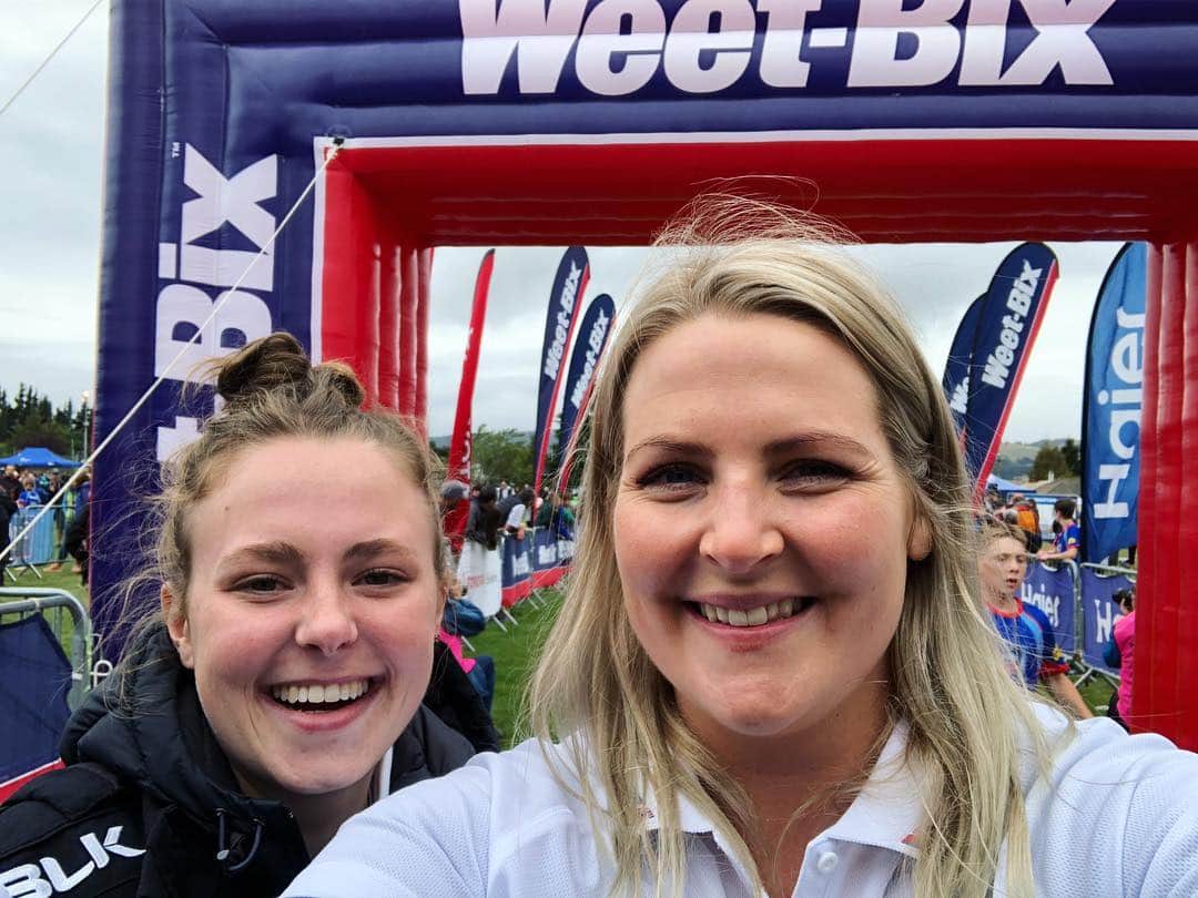 Anna Grimaldiのインスタグラム：「Awesome day at the Weetbix TRYathlon with @natrooney on Sunday! 🏃🏼‍♀️🚴🏼‍♂️🏊🏼‍♀️🏅#KiwiKidsTRY」