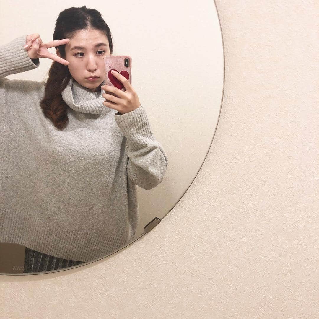 azのインスタグラム：「デコ汚いけどデコ見せハマってる オフランウェイのトレンドはすぐ取り入れるミーハー ・ #デコ #おでこ」