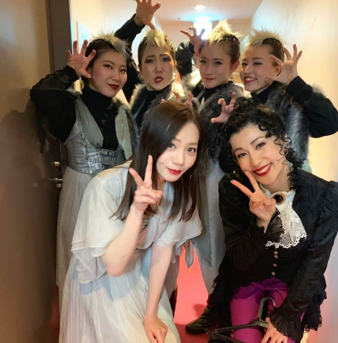 能條愛未さんのインスタグラム写真 - (能條愛未Instagram)「東京公演無事終了！！ 次は大阪だ〜 ＃オオカミ族の女の子リセ ＃オオカミ族っぽいよ〜ってたくさん言われたけど #どこらへん？笑 ＃ちーちゃん来てくれた #もうなんかアナウンサーだった ＃一生の相方」3月14日 11時52分 - noujoami_official