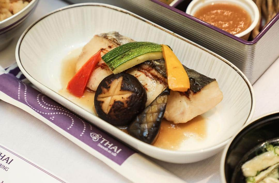 タイ航空さんのインスタグラム写真 - (タイ航空Instagram)「Experience the authentic Japanese taste when flying THAI with "Washoku" (lit. "Japanese cuisine") meal courses, designed by two Okura Prestige chefs. Available for THAI Royal First and Royal Silk passengers on some flights between Bangkok and Japan from April to June 2019. . #ThaiAirways #Washoku #JapaneseFood #JapaneseCuisine #InflightMeal #InflightCatering」3月14日 11時44分 - thaiairways