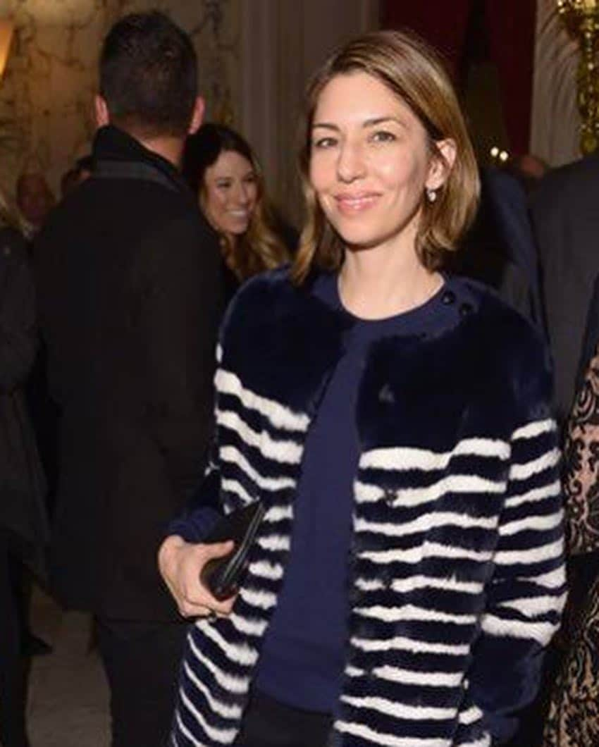 麻生あくらさんのインスタグラム写真 - (麻生あくらInstagram)「There are 2 things she likes...Fur and stripes💐 #fur#stripes#furrier#akurarobefur#sofiacoppola #furlover @akurarobe_official」3月14日 11時44分 - akura_akura