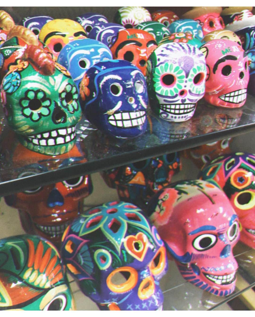 吉田怜香さんのインスタグラム写真 - (吉田怜香Instagram)「♡ ♡ ♡ . 民芸品の雑貨たち。どれもかわぁ。 #よしだ_旅 #メキシコ #メキシコシティ #🇲🇽」3月14日 11時39分 - reikayoshida_