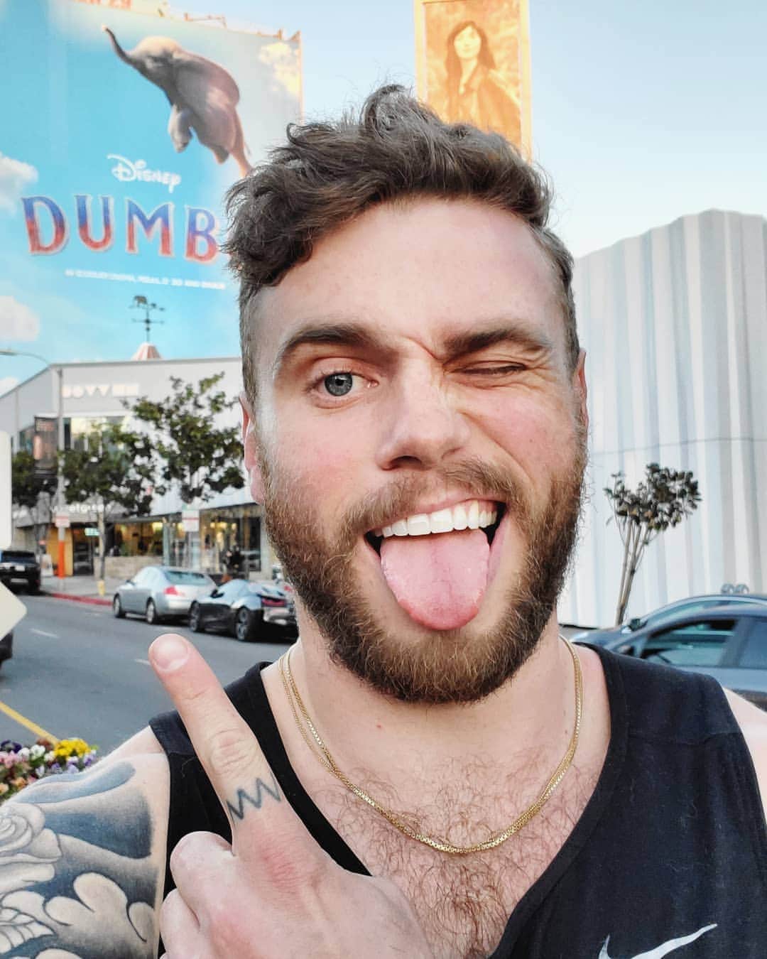 ガス・ケンワージーのインスタグラム：「👆🏼 billboard for my Netflix biopic! 😜」