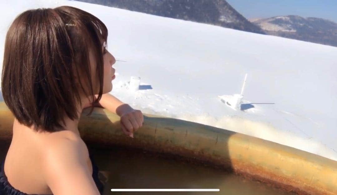温泉はずきのインスタグラム：「#氷上温泉 #然別湖コタン 0094 北海道温泉 巡りで しかりべつ湖コタン の 丸見え露天風呂 をご満悦♨️ 湖に張る一面の雪と山々を眺めながら入る贅沢な温泉です！  こちらのホームページもよろしくお願いします！ http://onsen-hazuki.jp/onsen-report/  #quelle  #thermalbad  #露天風呂  #温泉好きな人と繋がりたい  #混浴  #温泉  #入浴  #お風呂  #onsen  #温泉アイドル  #温泉タレント  #溫泉  #hotsprings  #sexy  #ฮอตสปริงส์  #온천  #混浴温泉  #bath  #bathroom  #shower  #ファインダー越しの私の世界  #portrait  #portraitphotography  #温泉女子  #bad  #spa  #混浴露天風呂  #入浴シーン」
