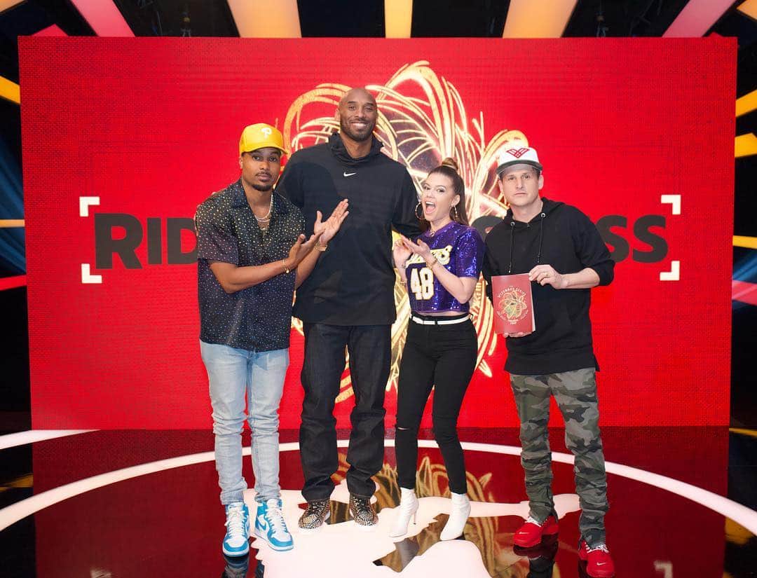 ロブ・ディアデックのインスタグラム：「Tonight, basketball superstar, Oscar winner, and author, @kobebryant takes over @ridiculousness for a special one hour episode! Be sure to pre-order his new book “The Wizenard Series”, it is available to purchase on March 19th! #manufacturingamazing @dyrdekmachine」