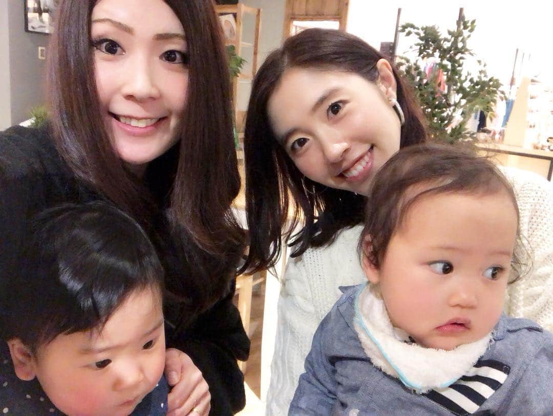 菅野広恵さんのインスタグラム写真 - (菅野広恵Instagram)「＊＊＊ 大阪で出来たお仕事のパートナーの @pekomaru727  ちゃん💓 元々は、私が主催するベジイクのイベントに来てくれたのがきっかけ^_^ 大阪ベジコンのクッキング講師をして頂いてます☺️ ・ 子育てしながら、同じママでもある @pekomaru727 ちゃんと ベジコンの前回の反省会や、今後の企画などを話せてママでも仕事ができる環境と仲間に感謝です🙏 ・ こうやって仲間ができる事は嬉しいし本当有難いな涙✨ ・ #ママリ  #新米ママ  #男の子ママ  #育児日記  #ベビフル #子連れ #親子リンクコーデ #赤ちゃん #1歳4ヶ月  #赤ちゃんの成長 #育児中  #関西ママ #関西ママ友募集  #親バカ部  #親バカ部ig_baby  #ママ友募集中  #赤ちゃんとお出かけ #生後15ヶ月 #赤ちゃんのいる生活  #ベビーファッション #mamagirl  #働くママの味方  #赤ちゃん肌 #ベビー服 #ベビーグッズ #2017_autumn_baby部  #コドモノ #子供服 #働くママ #野菜ソムリエプロ」3月14日 11時47分 - hiroesugano