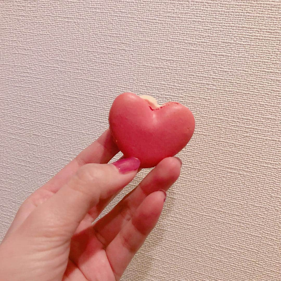 皆方由衣さんのインスタグラム写真 - (皆方由衣Instagram)「thanks♡  #whiteday  #delrey  #pierreherme  #millefevillemaison」3月14日 11時50分 - yuiminakata