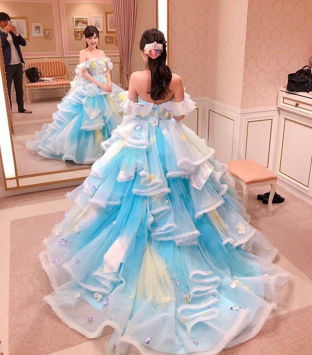 ♡プラコレWedding·⋆*さんのインスタグラム写真 - (♡プラコレWedding·⋆*Instagram)「@placolewedding【#Dressy花嫁 】【#プラコレ】をつけて投稿&フォローしてね♩ . 注目の Dressy記事をPick UP ♥ スワイプしてね＊* :-: :-: :-: :-: :-: :-: :-: :-: :-: こちらのお写真は 1枚目>@kvk.weddingさん #ブルーソフィー 2枚目>@yayo_weddingさん ＃グリーンコレット 3枚目>@chee__wdさん #ルイーズ 4枚目>@hrk_wed0728さん #ソフィーピンク .  からリグラムさせていただきました✬* 可愛いお写真をありがとうございます！♡ :-: :-: :-: :-: :-: :-: :-: :-: :-: . 『#Dressy花嫁』『#プラコレ』の ハッシュタグをつけて写真をUPしてね✦ 花嫁アプリ『Dressy by プラコレ』の 記事に掲載＆リグラムされるかも♩ ┈┈┈┈┈┈┈┈┈┈┈┈┈┈┈┈┈┈┈ . 【THE HANY】ってどんなウェディングドレス？？ 先輩花嫁さまの試着レポを参考に運命の一着を見つけて♡♡ . ウェディング記事はコチラ➳♡゛ [https://bit.ly/2H2ve8E］ Editor♡Dressy花嫁 . ┈┈┈┈┈┈┈┈┈┈┈┈┈┈┈┈┈┈┈ . 花嫁アプリでは、 プロのアドバイザーに結婚式の相談を何度でも♡ ウェディングドレスの記事や、 自分のウェディングレポを残せちゃう♡” . ＞＞＞TOPのURLからcheck ⋈ @placolewedding ＞＞＞結婚のご相談は プラコレウェディングアドバイザーへ♡ @wedding_adviser ＞＞＞ウェディングレポを残したいなら、 farny by プラコレをcheck ✎ @farny_wedding ＞＞＞ウェディングアイテム＆DIYは farnyアイテムをcheck ❁ @farny_wd.item >>>沖縄フォトウェディングの予約は ainowa(あいのわ)をcheck✈ @ainowa_okinawa . みなさまからのいいねや保存 コメントをお待ちしています♥ 「このウェディングドレス可愛い！」 「ヘアスタイルも気になる！！」 「今の花嫁さんの流行りは！？」etc. . ┈┈┈┈┈┈┈┈┈┈┈┈┈┈┈┈┈┈┈ #プレ花嫁 #卒花 #花嫁 #卒花嫁 #結婚準備  #花嫁準備 #撮影指示書 #weddingtbt #weddingdress #ウェディングドレス #運命の一着  #花嫁コーディネート #挙式レポ #卒花しました #試着レポ #farnyレポ #前撮り #後撮り #関東花嫁 #関西花嫁 #ザハニー #thehany」3月14日 12時03分 - placole_dressy