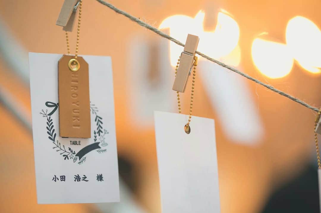 BARN&FOREST148さんのインスタグラム写真 - (BARN&FOREST148Instagram)「. 探すのもひとつの楽しみ ゲストの皆様のお名前とカードを… . . 映画のような、たった一つの感動 @barn_and_forest148  HPもしくはお電話にて お気軽にお問い合わせください♬*゜ . #barnandforest148 #148cafe #barn #148花嫁 #バーンアンドフォレスト #バーンアンドフォレスト148 #レストランウェディング #流山 #流山おおたかの森 #千葉花嫁 #結婚式写真 #結婚式場 #結婚式レポ #プレ花嫁 #卒花嫁 #緑のある結婚式場 #ガーデンのある結婚式場 #日本中のプレ花嫁さんと繋がりたい #全国のプレ花嫁さんと繋がりたい #こだわりのウェディング #自然 #2019春婚 #2019夏婚 #2019秋婚  #ゲストカード」3月14日 12時14分 - barn_and_forest148