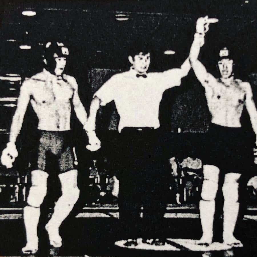 佐藤ルミナさんのインスタグラム写真 - (佐藤ルミナInstagram)「アマ修斗デビュー戦となった1994年第1回全日本選手権の決勝を膝十字固めで敗れ落胆するルミナ青年。あれから四半世紀の年月が流れ格闘技界を取り巻く状況は色々変化してきたけれどアマ修斗は今後も変わらず“続くもの、残るもの”を目指して頑張ります。26回目を迎える今年の全日本選手権は9月29日に開催！It is my amateur debut fight. 1st all japan amateur Shooto tournament in 1994. 因みにこの時のレフリーは草柳さんw #ルミナ懐かしシリーズ  #tbt #knowyourroots #アマ修斗全日本 #アマ修斗 #修斗 #修斗伝承 #shooto #mma #amateurmma」3月14日 12時34分 - ruminasato