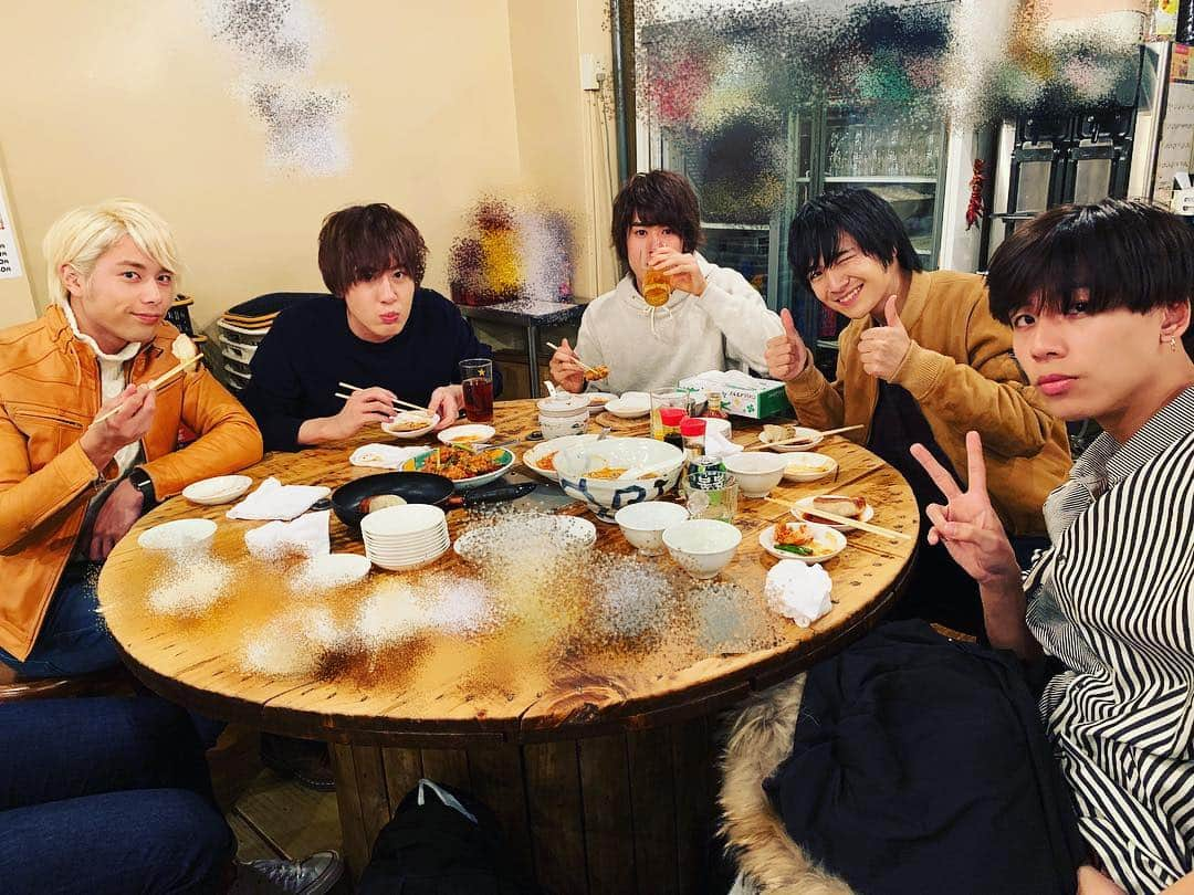 BOYS AND MENさんのインスタグラム写真 - (BOYS AND MENInstagram)「昨日は一日東京だったので 夜ご飯も昼ご飯も一緒でした☺️☺️ Zeppツアーもぜひ来てください💫💫 #ボイメン #誠  #本田剛文 #勇翔 #平松賢人 #土田拓海 #吉原雅斗 #昼食は勇翔は諸事情あって別でした #仲良しです」3月14日 12時19分 - boysandmen_official