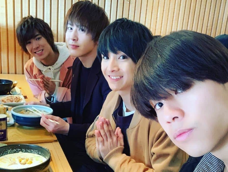 BOYS AND MENさんのインスタグラム写真 - (BOYS AND MENInstagram)「昨日は一日東京だったので 夜ご飯も昼ご飯も一緒でした☺️☺️ Zeppツアーもぜひ来てください💫💫 #ボイメン #誠  #本田剛文 #勇翔 #平松賢人 #土田拓海 #吉原雅斗 #昼食は勇翔は諸事情あって別でした #仲良しです」3月14日 12時19分 - boysandmen_official