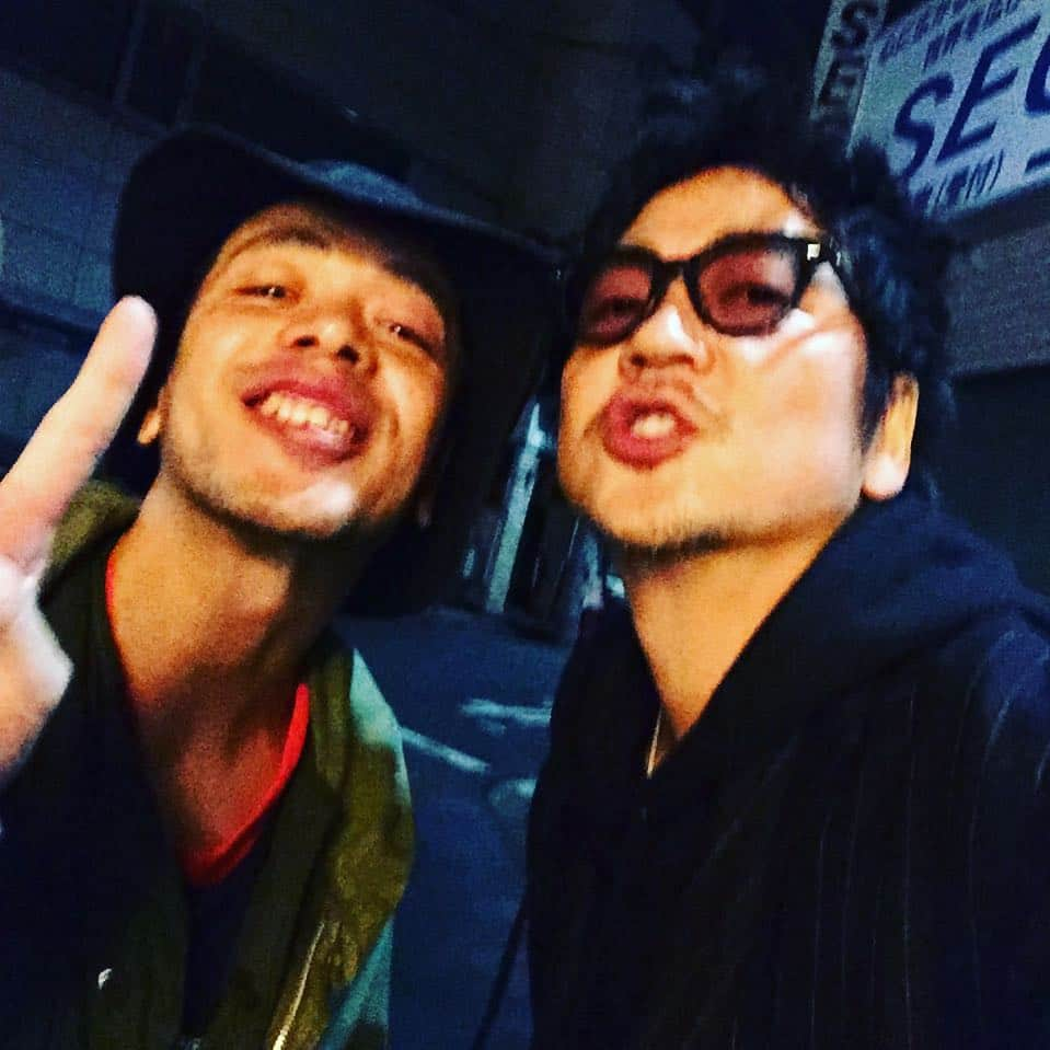 月に吠える。さんのインスタグラム写真 - (月に吠える。Instagram)「久しぶりに会った峯田くんは あの頃の峯田くんのままだったよ。カッコよかったなぁ 歌。 #大森南朋#峯田和伸#ACTORSNIGHT#ありがとうございました」3月14日 12時25分 - tsukinihoeru.6960.naoomori