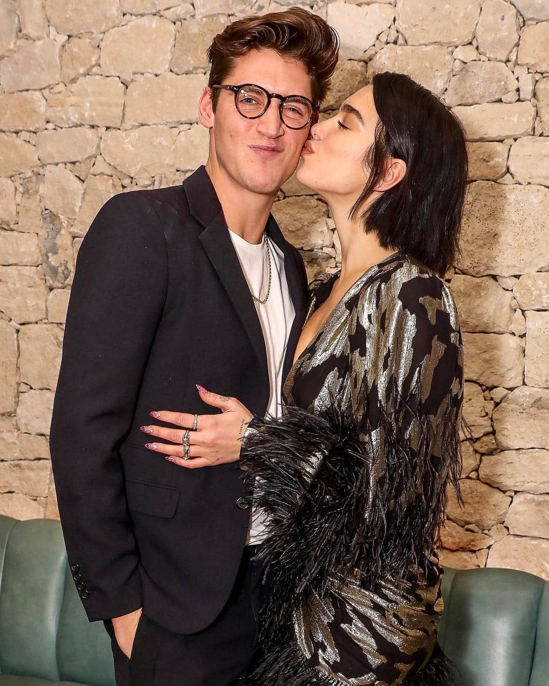 Just Jaredさんのインスタグラム写真 - (Just JaredInstagram)「@isaaccarew getting support from his superstar girlfriend @dualipa at the launch of his cookbook “The Dirty Dishes”! See more on JustJared.com #DuaLipa #IsaacCarew Photos: @gettyimages」3月14日 12時29分 - justjared