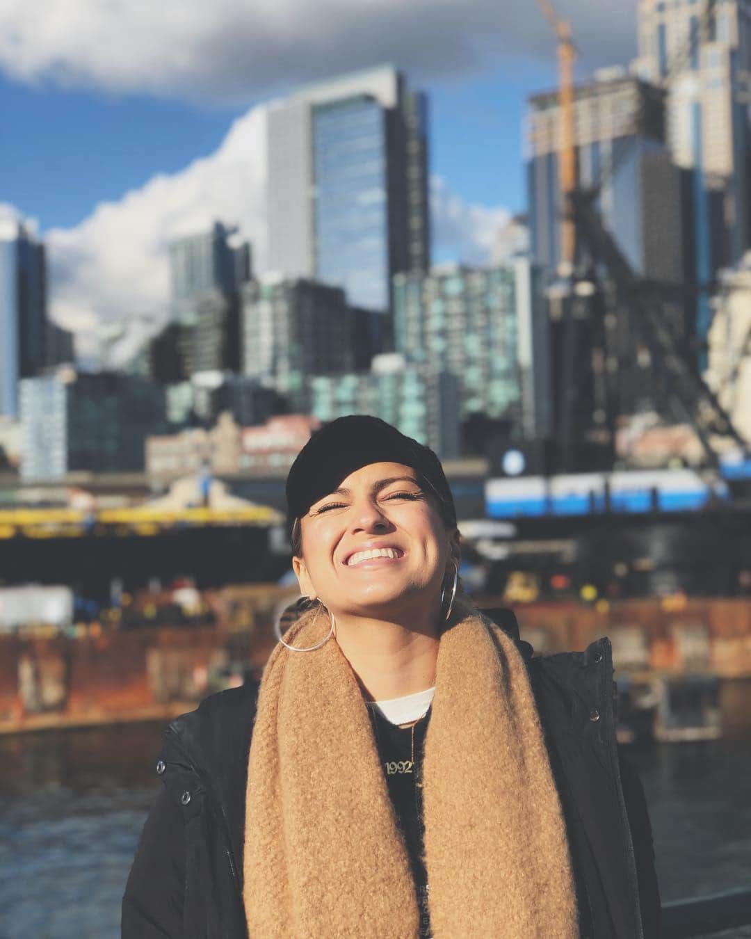 トーライ・ケリーのインスタグラム：「SEATTLE🖤 who’s comin to the show tomorrow? #AcousticSessions」