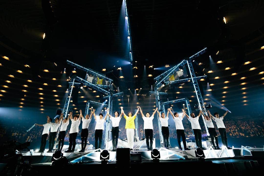 のインスタグラム：「DAICHI MIURA ONE END TOUR！！﻿ 昨年の9月からスタートし、全29会場39公演が終了しました！！👏﻿ DMクルー最高です！😊﻿ 本当にありがとうございました！！﻿ ﻿ ﻿ #三浦大知﻿ #ONEENDTOUR」