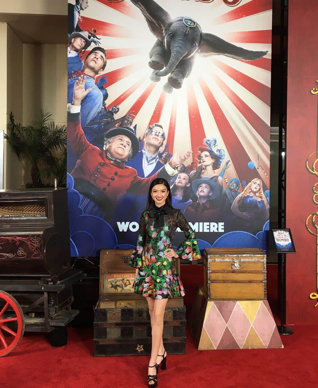 ラライン・シャーのインスタグラム：「Had such a fun time at the World Premiere of Dumbo! Watching Dumbo when I was (a lot) younger was unforgettable. His journey truly resonated with me and made me realize that our flaws could just be what makes us special. It was amazing to be able to celebrate the new and re imagined Disney classic with the filmmakers and cast here in Hollywood❤️」