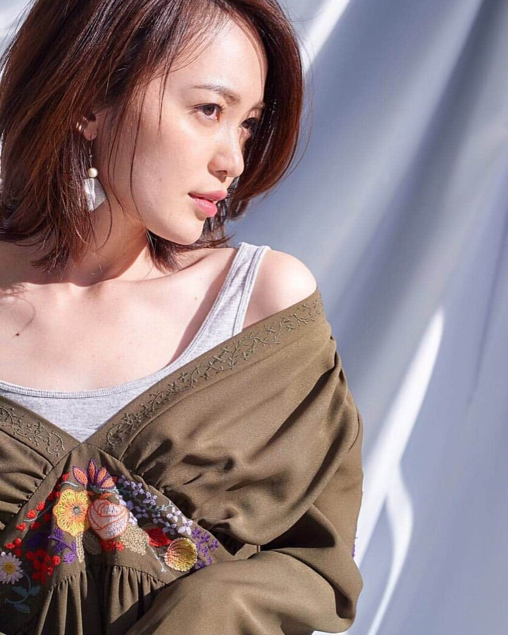 小林美季さんのインスタグラム写真 - (小林美季Instagram)「素直に そして感謝を忘れずに☀️ 心を震わせていく*  すごく素敵な人たちに出会えていて ほんっとにありがとうございます*  #撮影 #shooting #model #actress #色っぽカジュアル  #make #beauty #女優 #広告  #mikikobayashi #小林美季 #ありがとうございます #photo #thankyou  #ポートレート #일본 #모델출사 #女優 #作品撮り #素直に #☀️ #fashion」3月14日 12時55分 - miki_66v