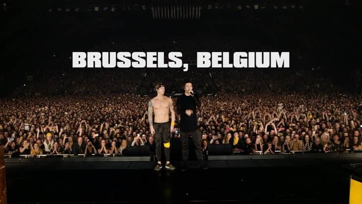 トゥエンティ・ワン・パイロッツのインスタグラム：「#TheQuietGame - Brussels, Belgium」