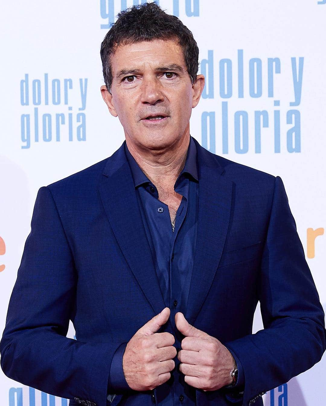 Just Jaredさんのインスタグラム写真 - (Just JaredInstagram)「@penelopecruzoficial & @antoniobanderasoficial hit the red carpet at the premiere of their new movie “Dolor y Gloria.” #PenelopeCruz #AntonioBanderas #DolorYGloria #Photos: Getty」3月14日 12時56分 - justjared