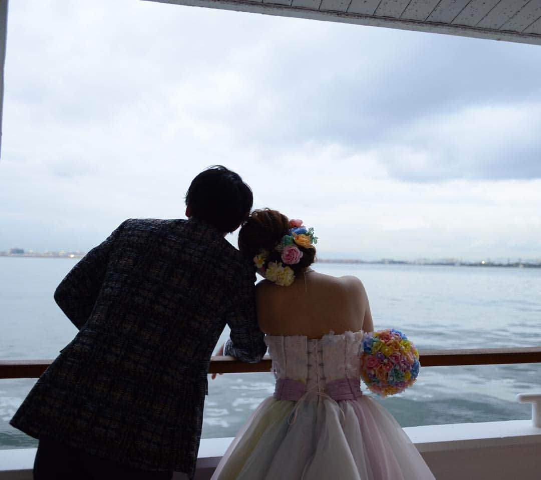 St.AQUA 東京の結婚式場 サンアクアチャペルさんのインスタグラム写真 - (St.AQUA 東京の結婚式場 サンアクアチャペルInstagram)「casual party🛳 . 会場はクルージングで特別感あるひと時を過ごしました。 . . . wedding date 2019.3.10 groom&bride T&K hair&makeup @ayumi.hm_aqua  planner Aya Yakushijin . . #サンアクア #サンアクアチャペル #d_wedding #海の近くのウエディング #2019年春婚  #挙式とお食事会 #船上パーティー #少人数ウエディング #ファミリーウエディング #ウエディングブーケ #会場コーディネート #少人数挙式 #家族婚 #家族挙式 #マタニティウエディング #パパママ婚  #ブライダルフェア #ウエディングドレス #ドレス試着 #結婚式場探し #式場探し #式場見学  #プレ花嫁 #2人挙式  #船上ウエディング #結婚式準備 #竹芝 #日本中のプレ花嫁さんと繋がりたい」3月14日 13時17分 - staquatakeshiba