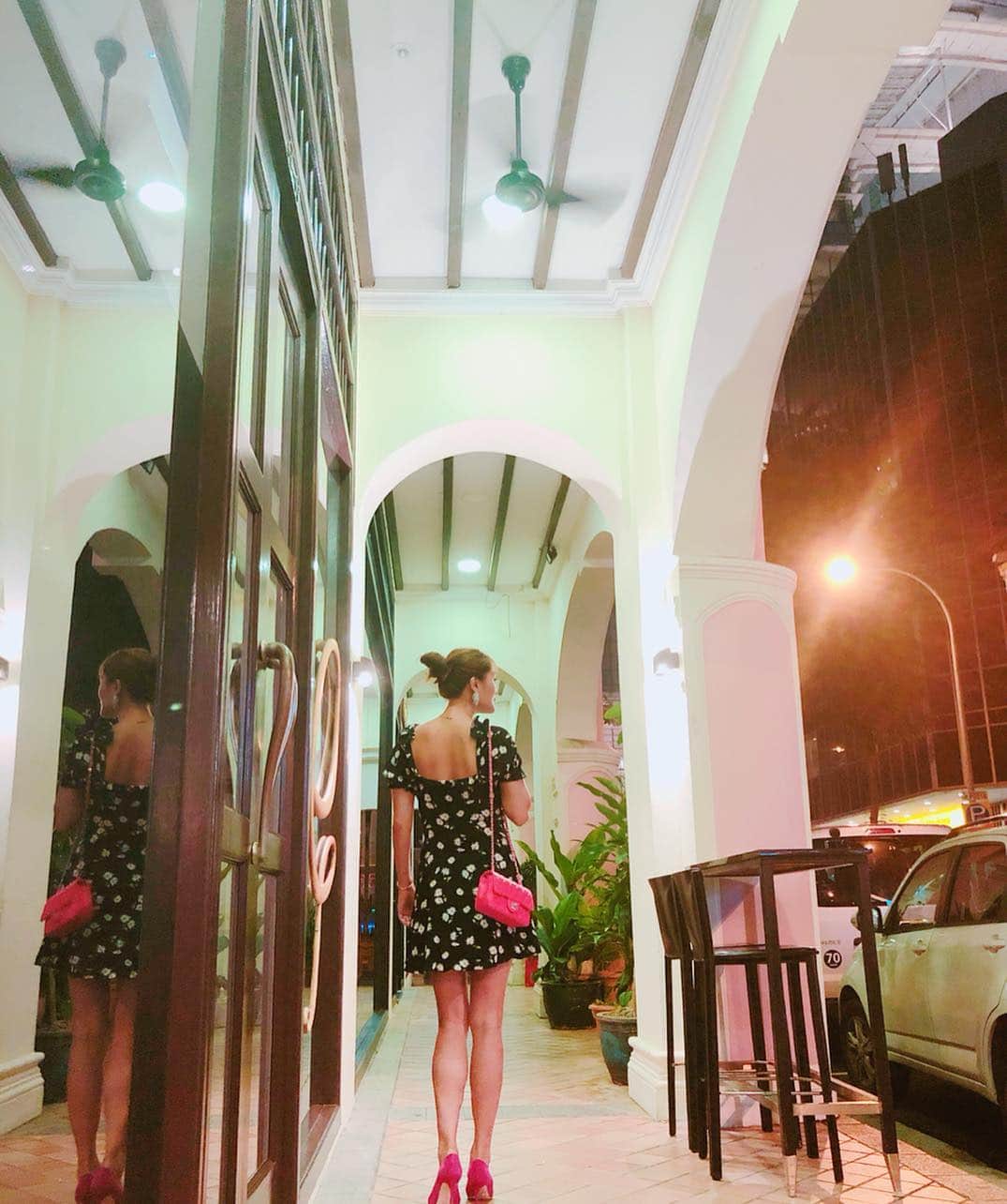 小林明実さんのインスタグラム写真 - (小林明実Instagram)「お誕生日のワンピースは シンガポールで買った Zaraだよ！ 日本とセレクトが違って 奇抜な洋服がいっぱいある イメージだった。 * * #singapore  #zara」3月14日 13時36分 - akemi.1177