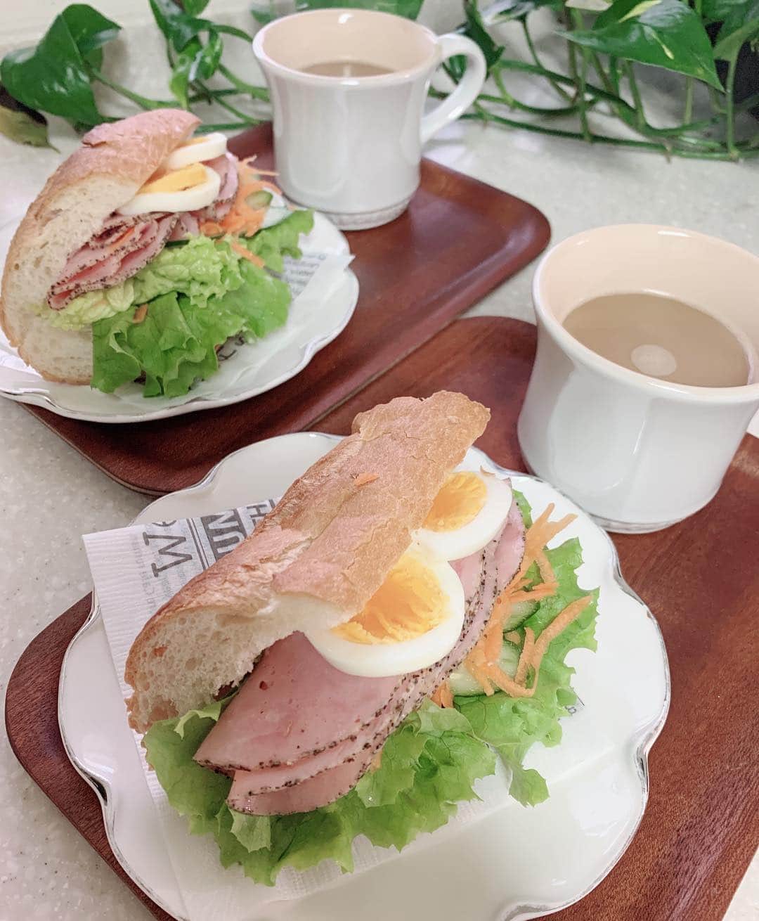 水谷雅子さんのインスタグラム写真 - (水谷雅子Instagram)「#おはようございます#モーニング#朝食 #breakfast #breakfastclub  #パストラミロースサンド #ホットコーヒー#珈琲 #水谷雅子#水谷雅子beautybook50の私  こちら今朝は晴れていますが、 風か冷たいです🍃 急に真冬の寒さです❄️ 昨夜雪が降りましたからね☃️ 温かくしてお出掛けして下さいね❣️🧥 頑張って行ってらっしゃい😊🌸💖」3月14日 13時45分 - mizutanimasako