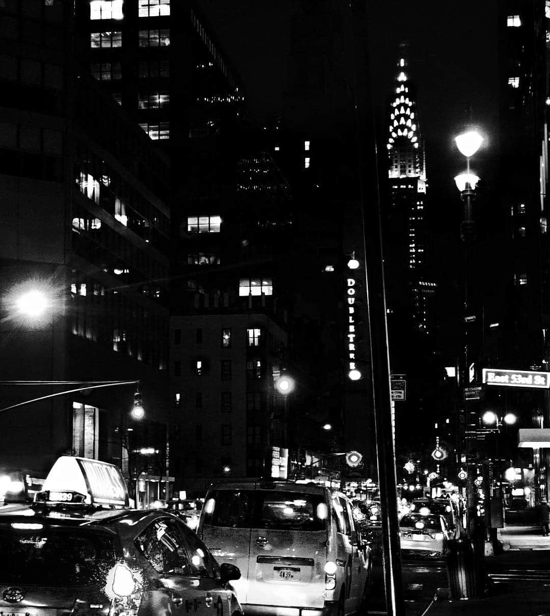 ラファエル・スバージさんのインスタグラム写真 - (ラファエル・スバージInstagram)「#nightShift  #newyorkcity」3月14日 13時39分 - raphaelsbarge