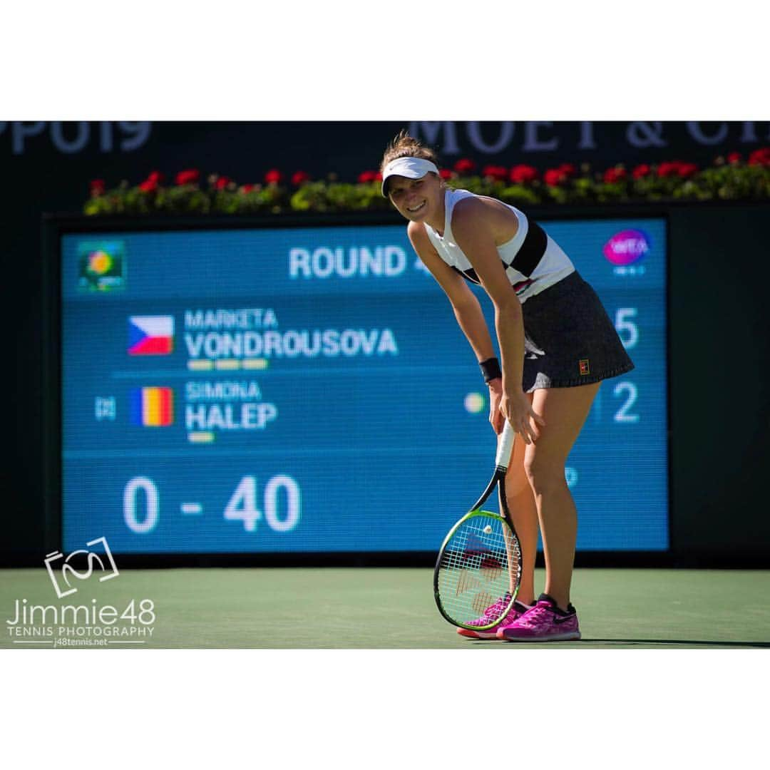 マルケタ・ボンドロウソバさんのインスタグラム写真 - (マルケタ・ボンドロウソバInstagram)「Grow through what you go through⚡️🖤 Thank you @bnpparibasopen 🌵❣️」3月14日 13時46分 - marketavondrousova