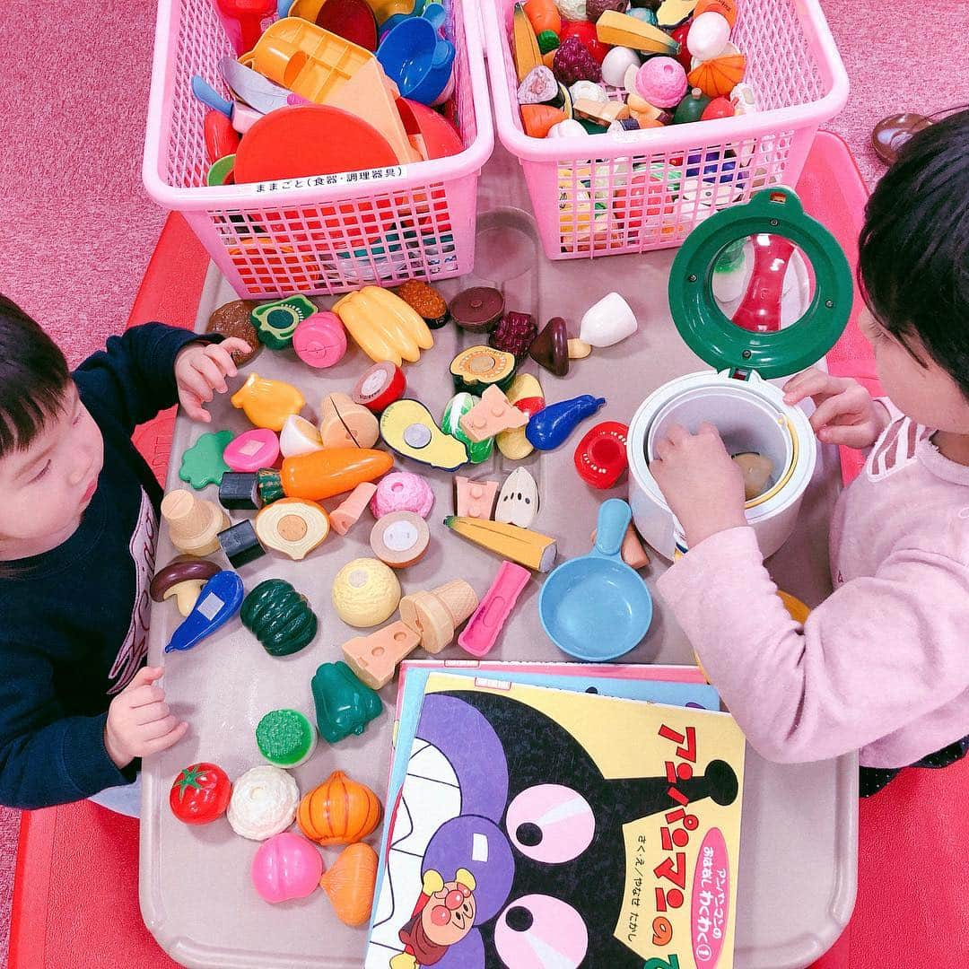 井上香織さんのインスタグラム写真 - (井上香織Instagram)「2019.3.14 今日は出石の子育てセンターへ🧸🧩 最初は1人で貸切だったけど、最後は15人くらい居たかな👶👧👦🧒 ・ 4歳のお姉ちゃんがたくさん遊んでくれたし、滑り台も楽しそうだった！！👏 ・ 懐かしい地元の子にも会えてすごく嬉しかったぁ！！！ また明日も行こうかな♡ #出石 #地元 #子育てセンター #無料で遊べる素敵なところ」3月14日 13時54分 - kaorin888