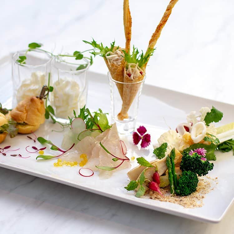 The Westin Osaka （ウェスティンホテル大阪）さんのインスタグラム写真 - (The Westin Osaka （ウェスティンホテル大阪）Instagram)「今日はホワイトデーですね。 バレンタインにもらった方は、お返しの準備できていますか？ ホワイトデー限定ディナーは明日までご用意しております★ ⠀ ⠀ ————————————————— #ホワイトデー #3月14日 #whiteday #アマデウス #WD ————————————————— Tag@westnosaka to share your image with us. ⠀⠀ #WestnOsaka #ウェスティンホテル大阪」3月14日 14時05分 - westinosaka