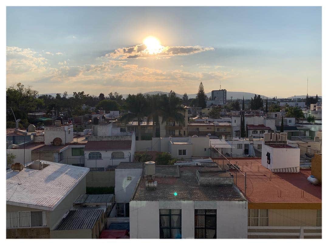 マンデイ・ミネラさんのインスタグラム写真 - (マンデイ・ミネラInstagram)「Mexican rooftops #hastaluego」3月14日 14時06分 - mandyminella