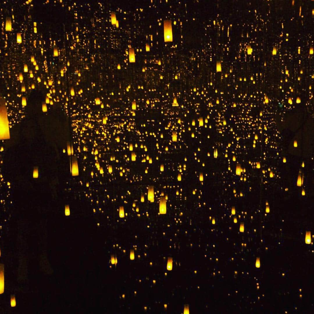 マリア・ブリンクさんのインスタグラム写真 - (マリア・ブリンクInstagram)「🌌 #infinityroom #family」3月14日 14時19分 - mariabrinkofficial