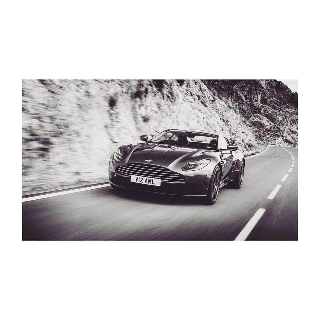 ROLANDさんのインスタグラム写真 - (ROLANDInstagram)「- - 【Aston Martin DB11 V12】 - 久しぶりに衝動買いしてしまった。 なんて美しいクルマなんだろう！ - #AstonMartin #DB11 #V12 #007 #ROLAND #男の憧れ」3月14日 14時26分 - roland_0fficial