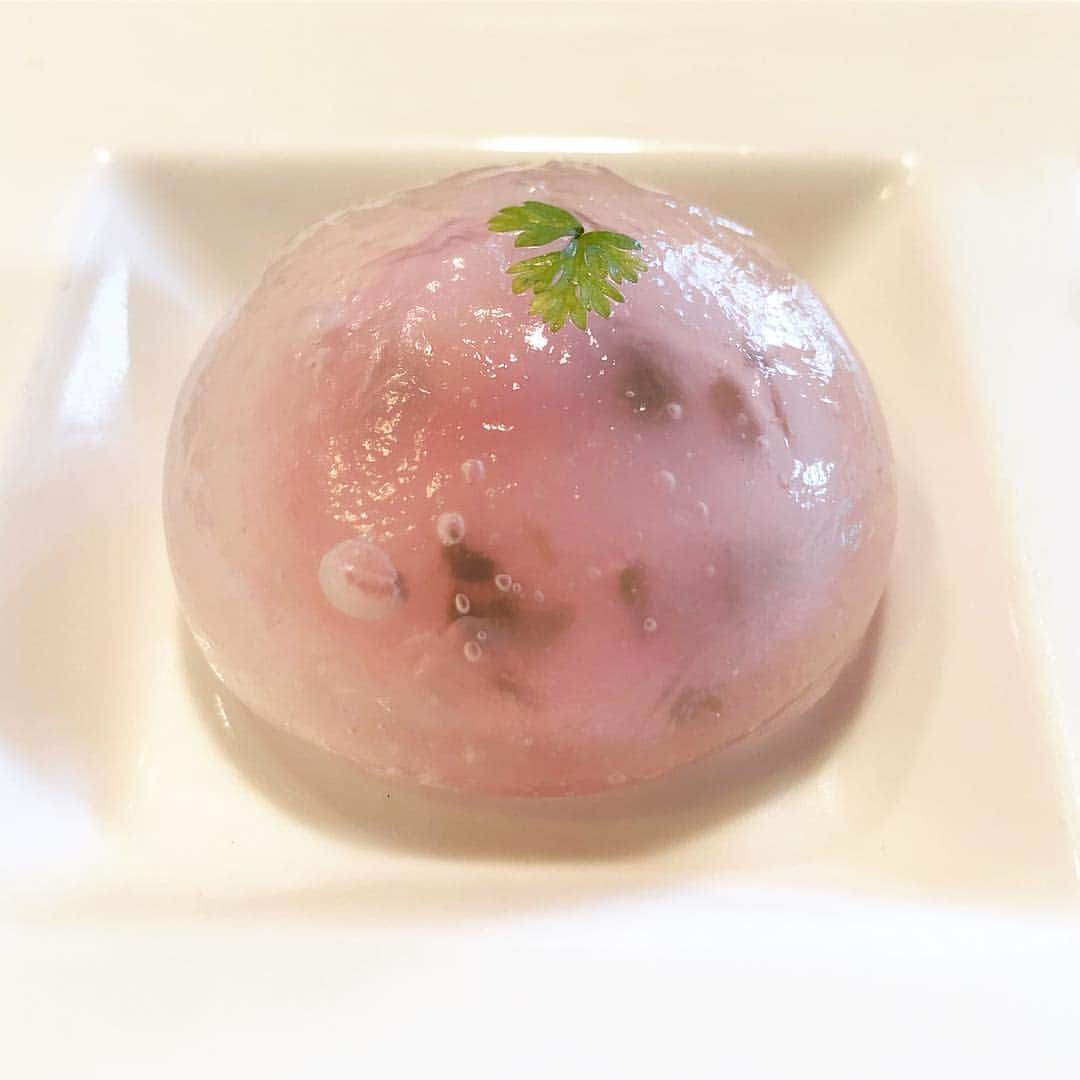 仮眠玲菜のインスタグラム：「見透かし餅 🌸」