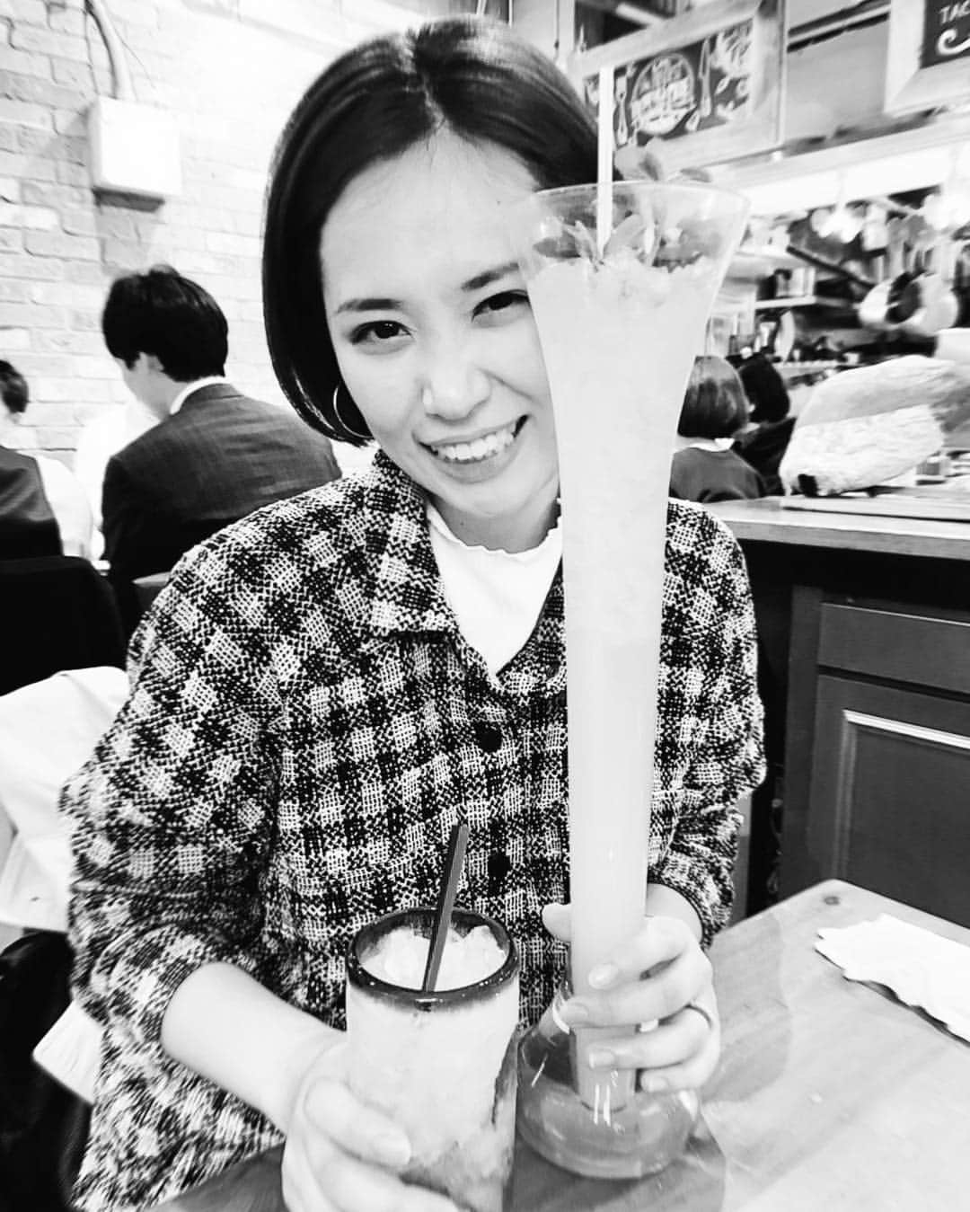 二宮愛のインスタグラム：「2019/03/13 レミゼラブルのお稽古終わりに、仲間と息抜き🥂♥️ 久しぶりにモヒート頼んだら、デカイやつが当たった🤪✨」